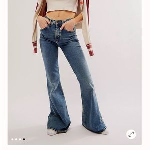 Free People - Lee High Rise Ever Fit Flare jeans, size Small